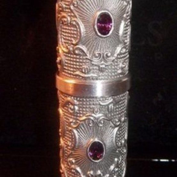Models Prefer Collectible Lipstick Swarovski Crystal Elements WINDSOR WINE RARE - Picture 2 of 4